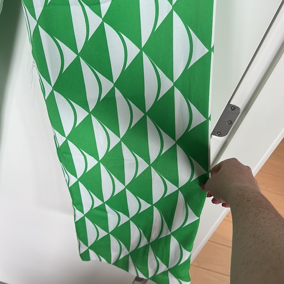 NWT Wide Leg Green Patterned Pants - Picture 5 of 6